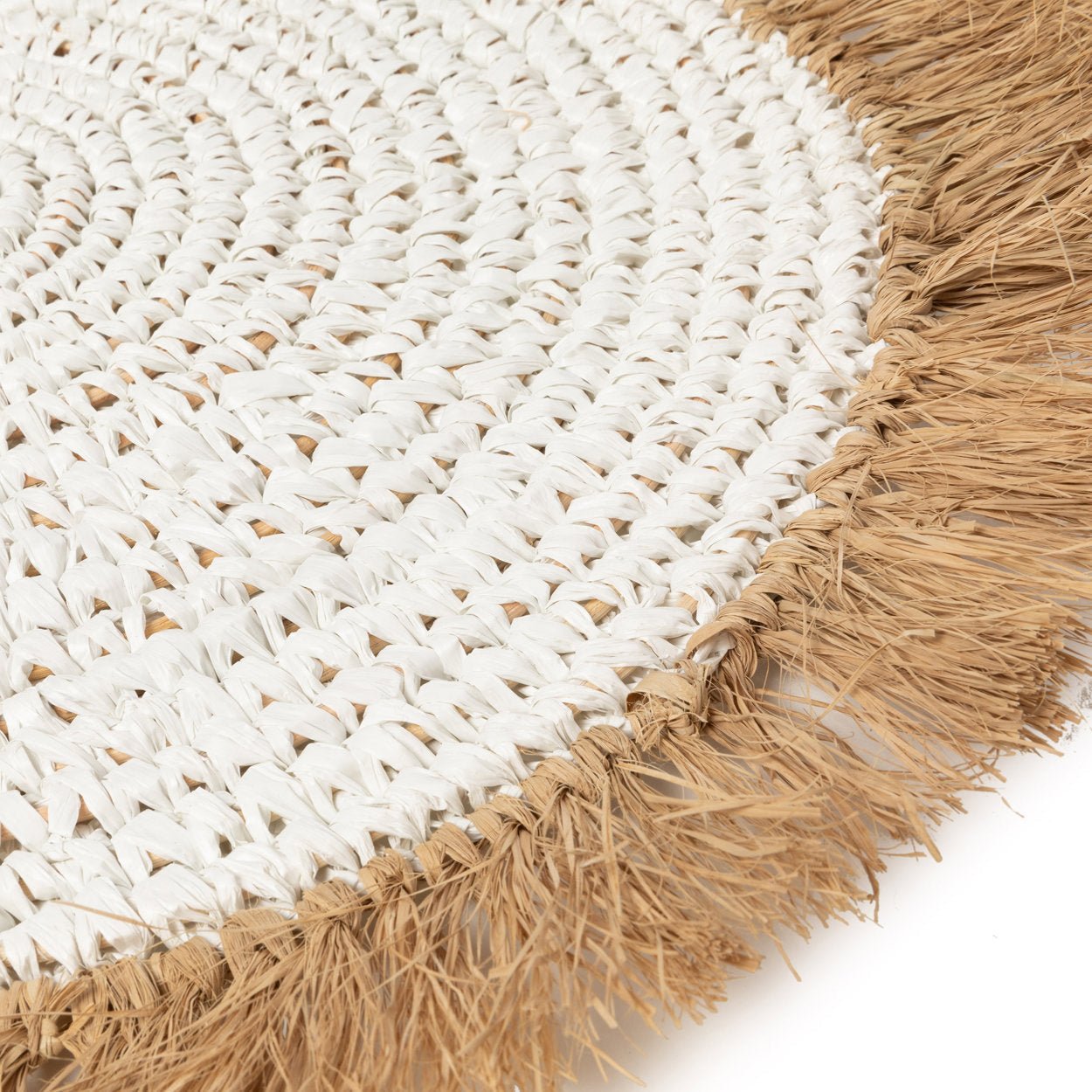 Round Raffia & Water Hyacinth Placemat – Natural with White Accent 45 cm