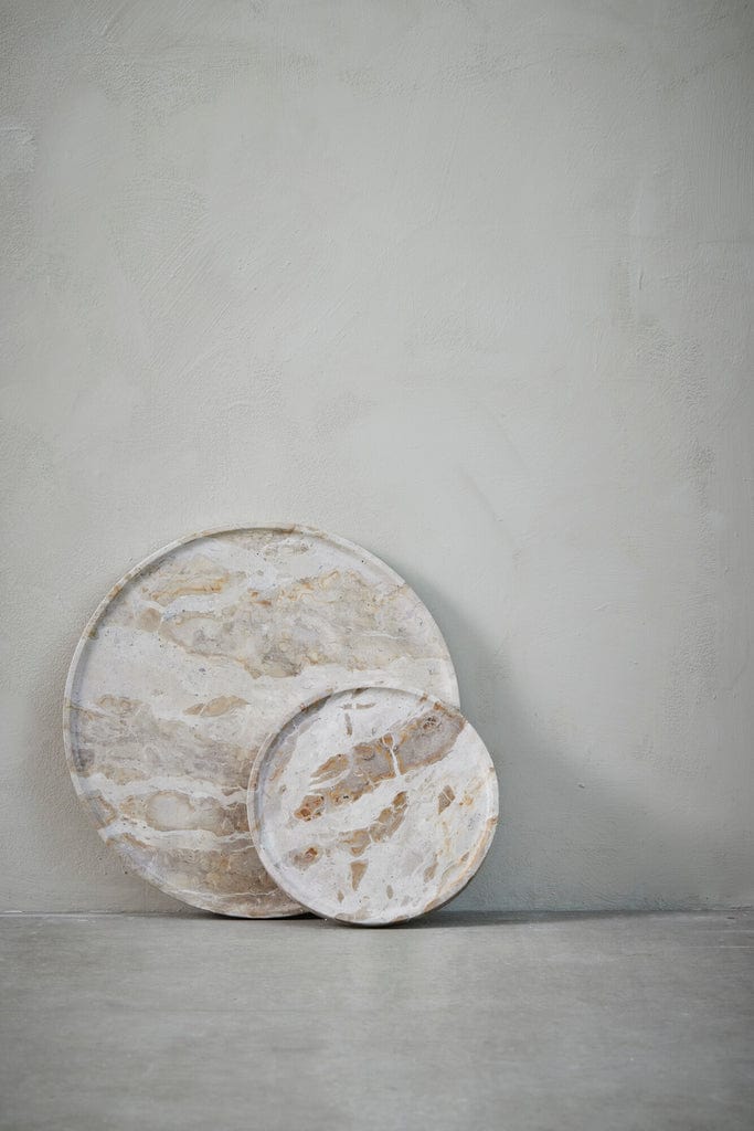 Ellia Marble Tray Ø40cm Linen with unique color tones against a neutral background.