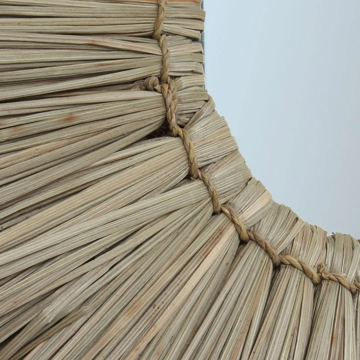 The Alang Alang Mirror – Natural – | Round Grass Wall Mirror - 