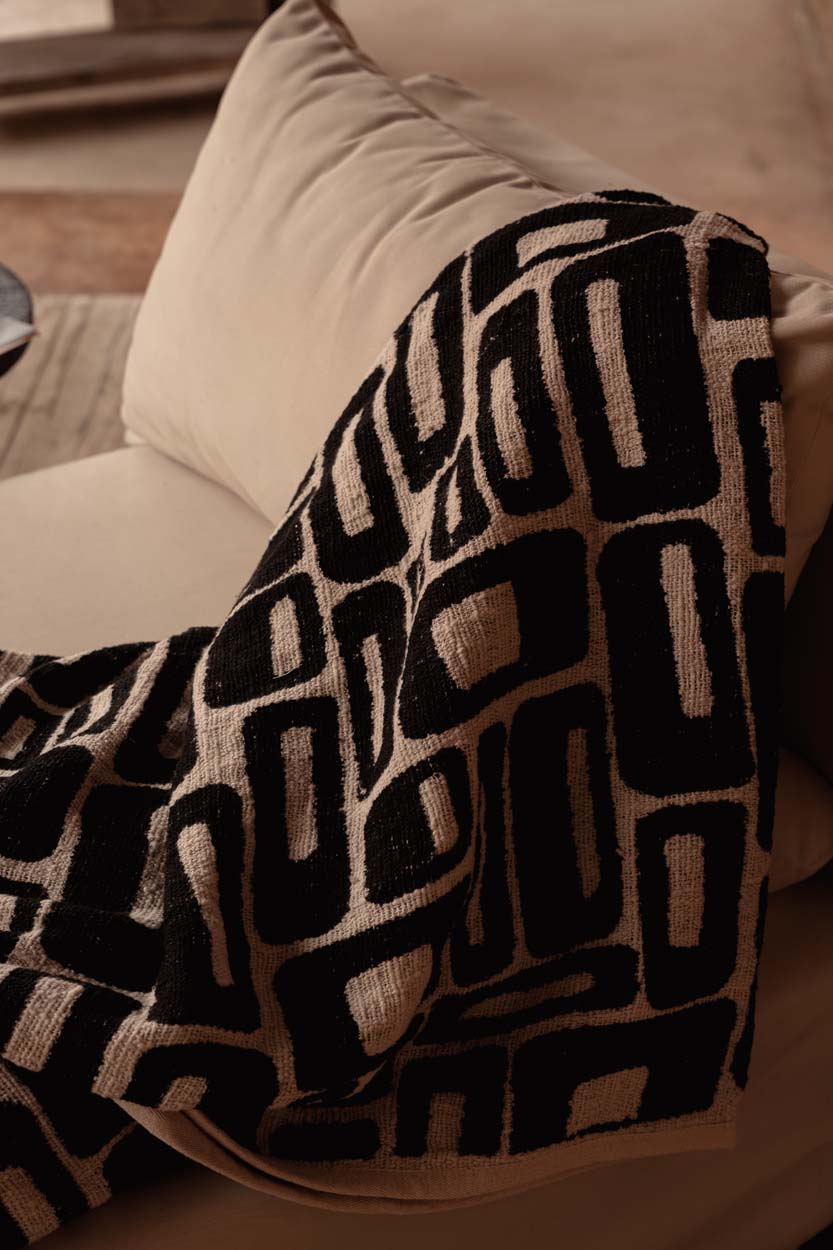 The Aztec Bed Throw - Natural Black - 