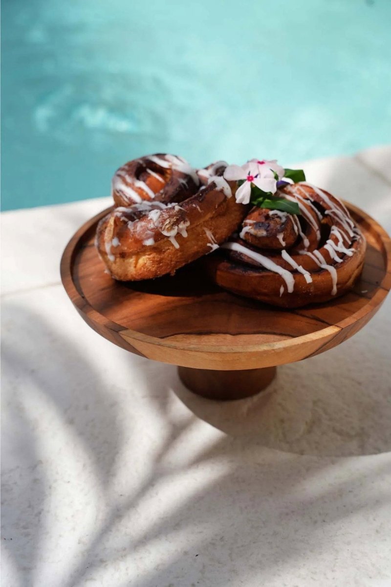 Teak Root Cake Dish – M | Handcrafted Natural Wood Display Stand - 