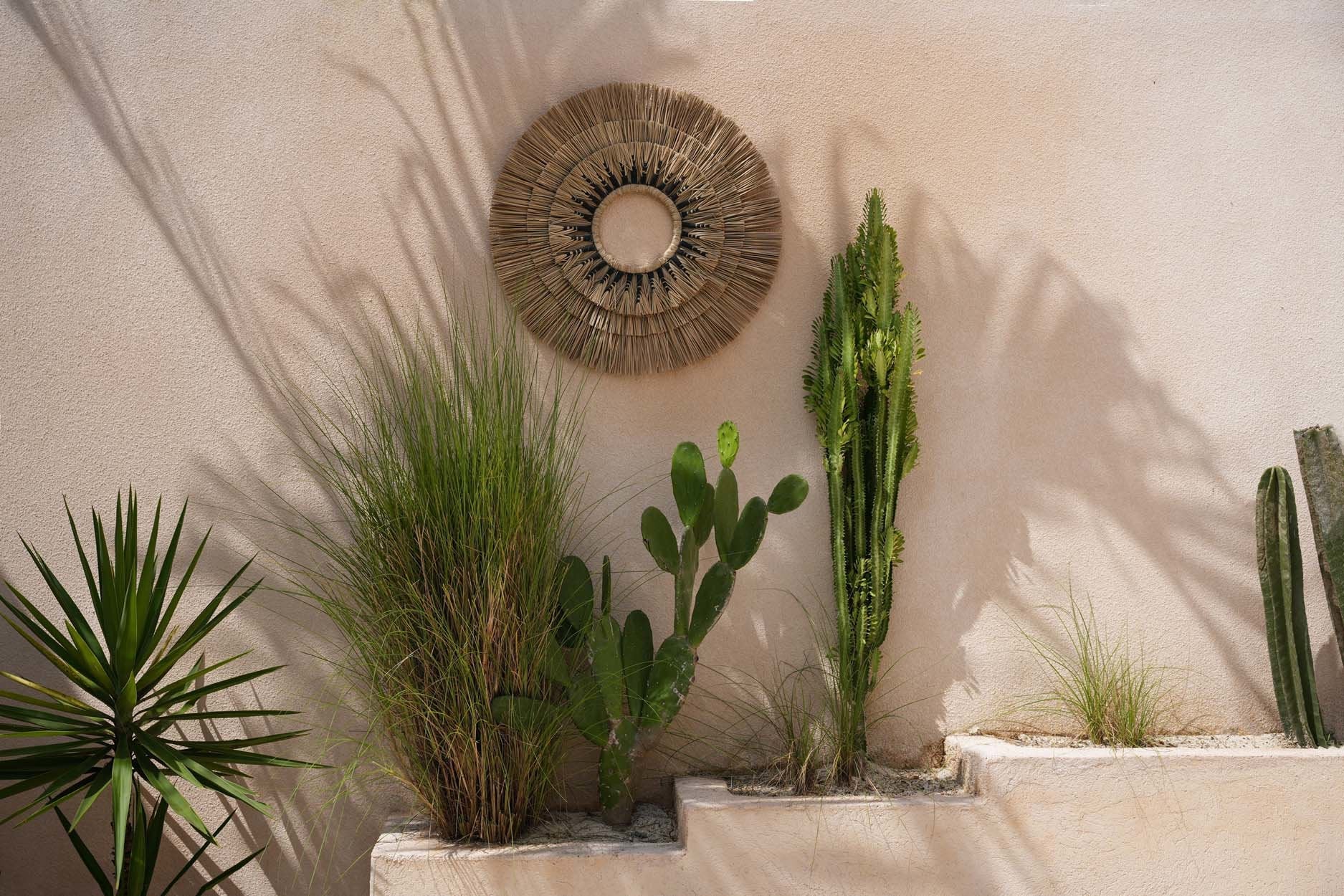 Mengdong Wall Decoration – Natural & Black | Handcrafted Grass & Cotton