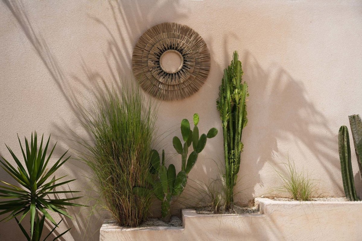 Mengdong Wall Decoration – Natural & Black | Handcrafted Grass & Cotton - 