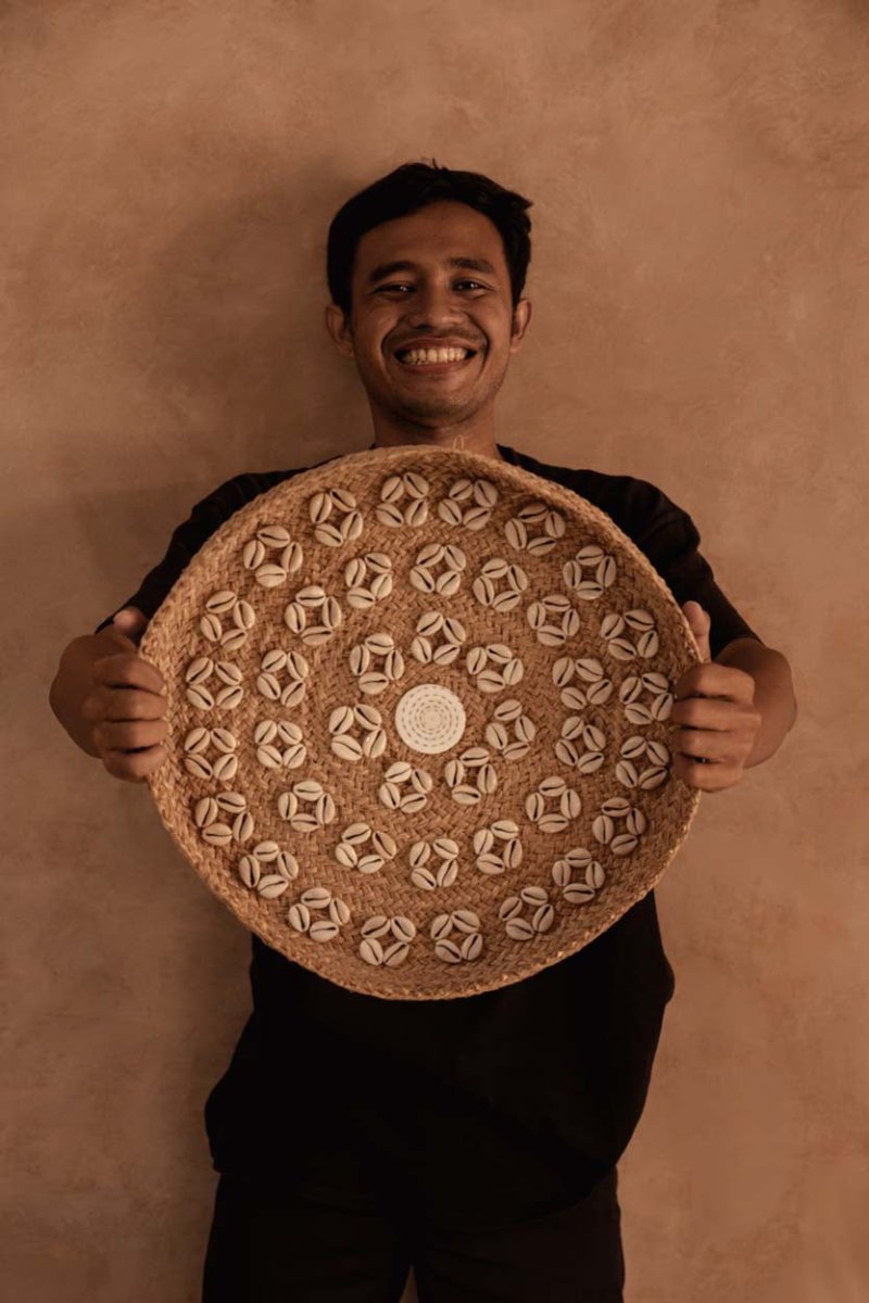 The Caribe Shell Plate - Natural White 42cm diam - 
