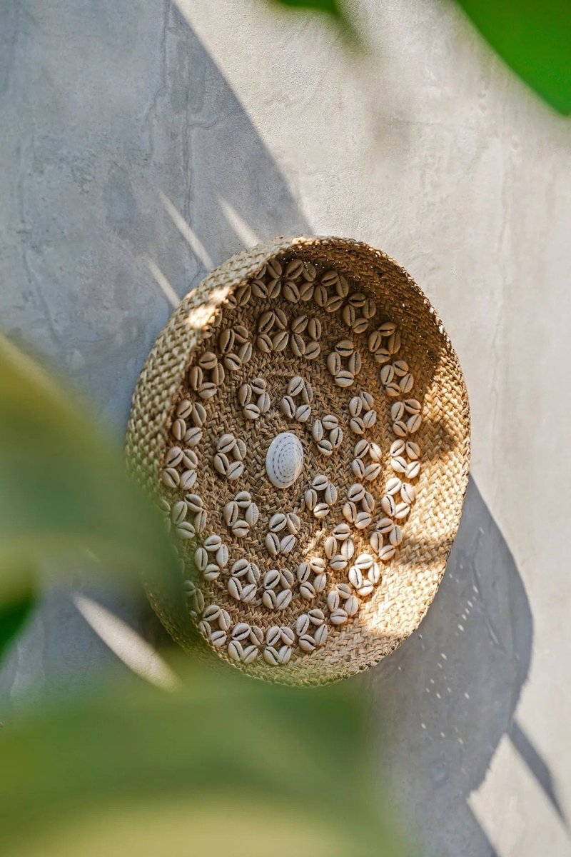 The Caribe Shell Plate - Natural White 42cm diam - 