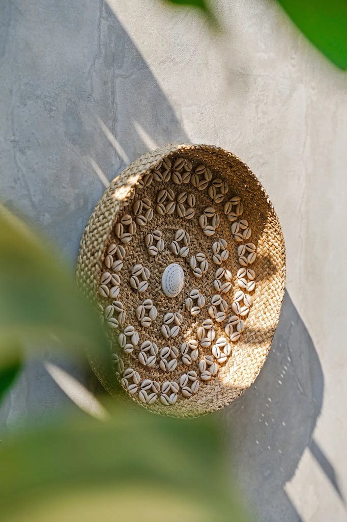 Caribe Shell Plate - Natural White 42cm with intricate shell detailing, adding coastal elegance to home decor.