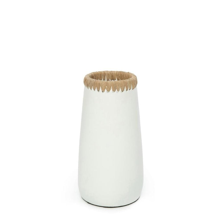 Sneaky Vase - White Natural with raffia detail, terracotta material, minimalist design.