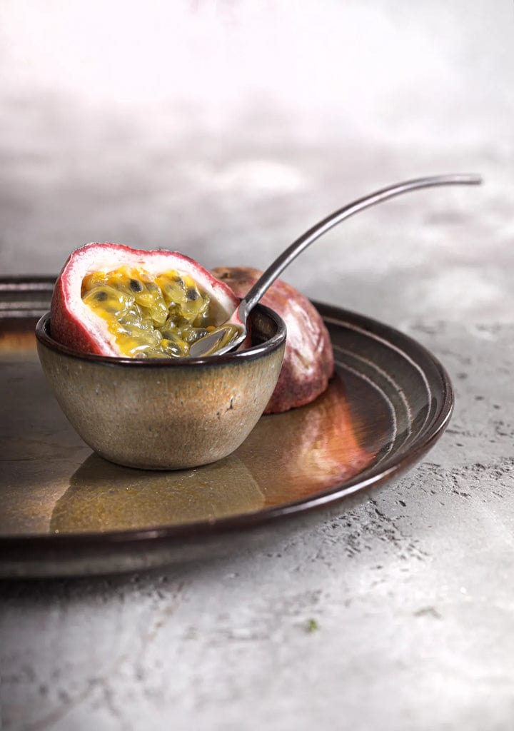 Comporta Dessert Plate with crackle glaze and a passion fruit, set of 6.