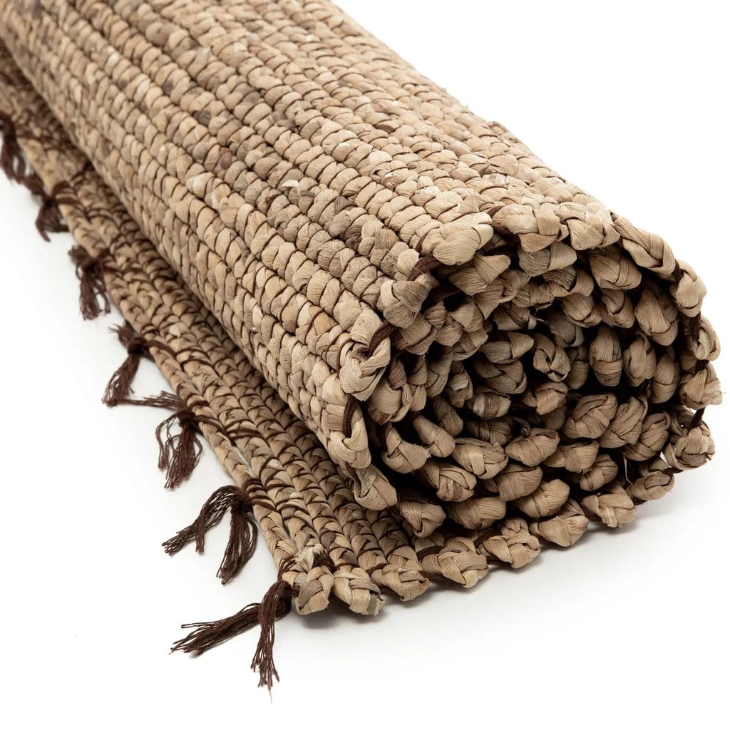 Field Seagrass Carpet - 260x180 cm, handwoven water hyacinth rug with fringe edges.